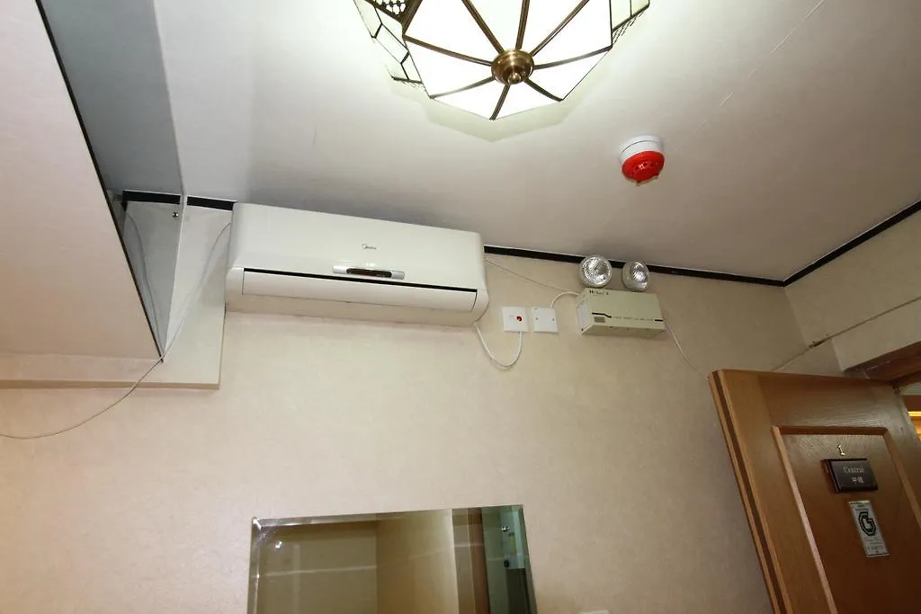 Guest house Golden Bridge Hotel Kowloon  China